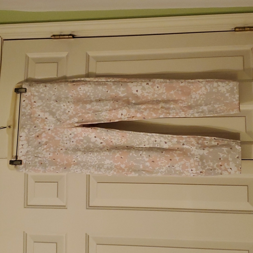 Spanx cropped floral pant